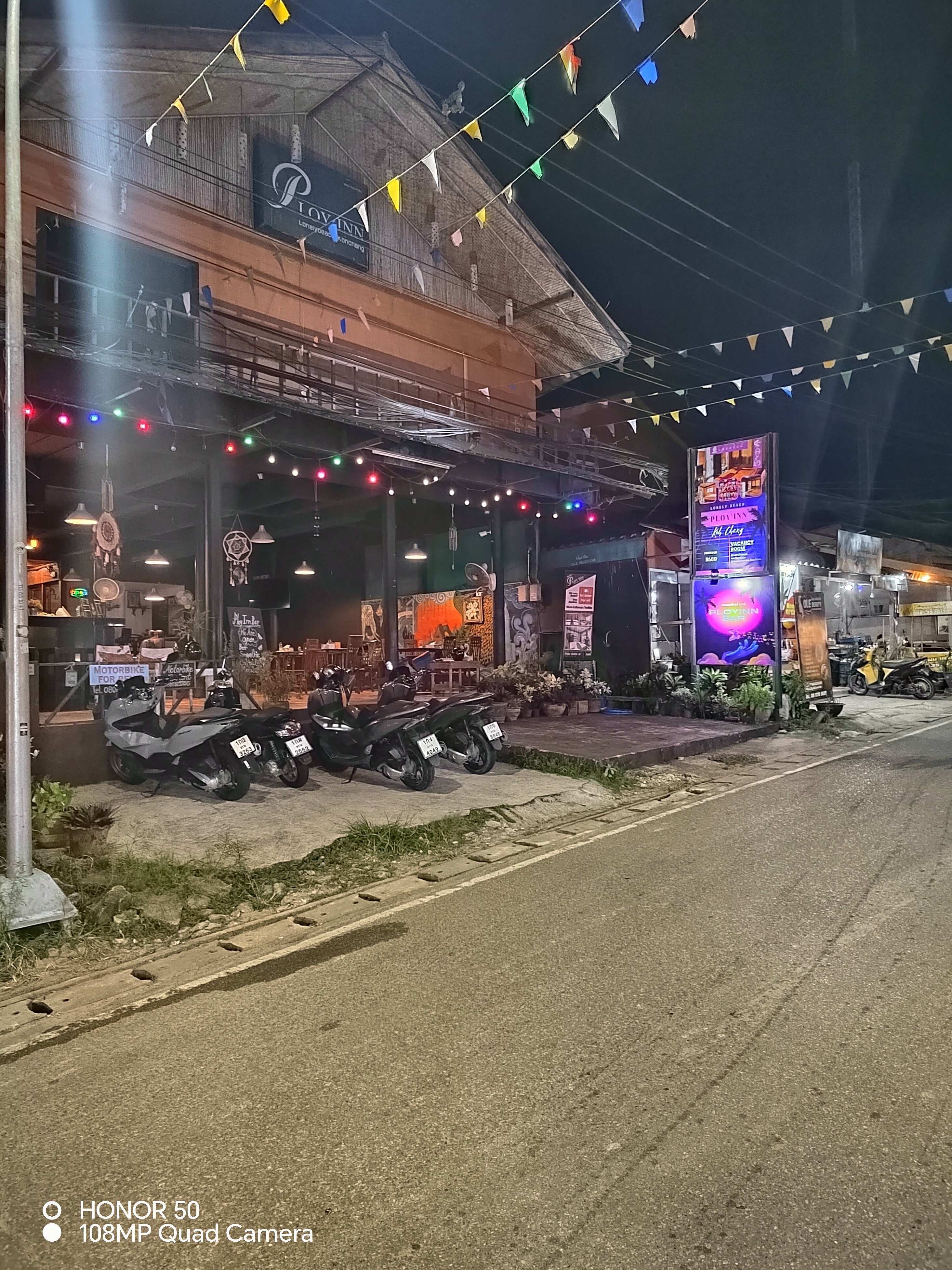 Фото Lonely Beach Pool Resort