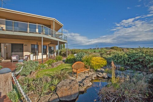 Гостиница Hilltop Apartments Phillip Island в Виктории