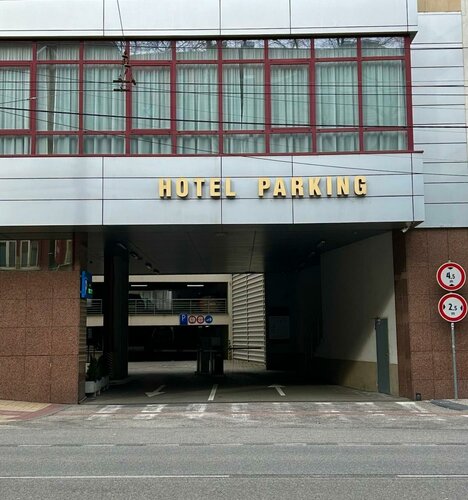 Гостиница Hotel Tatra в Братиславе