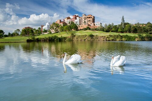 Гостиница Town Square Suites by Toscana Valley