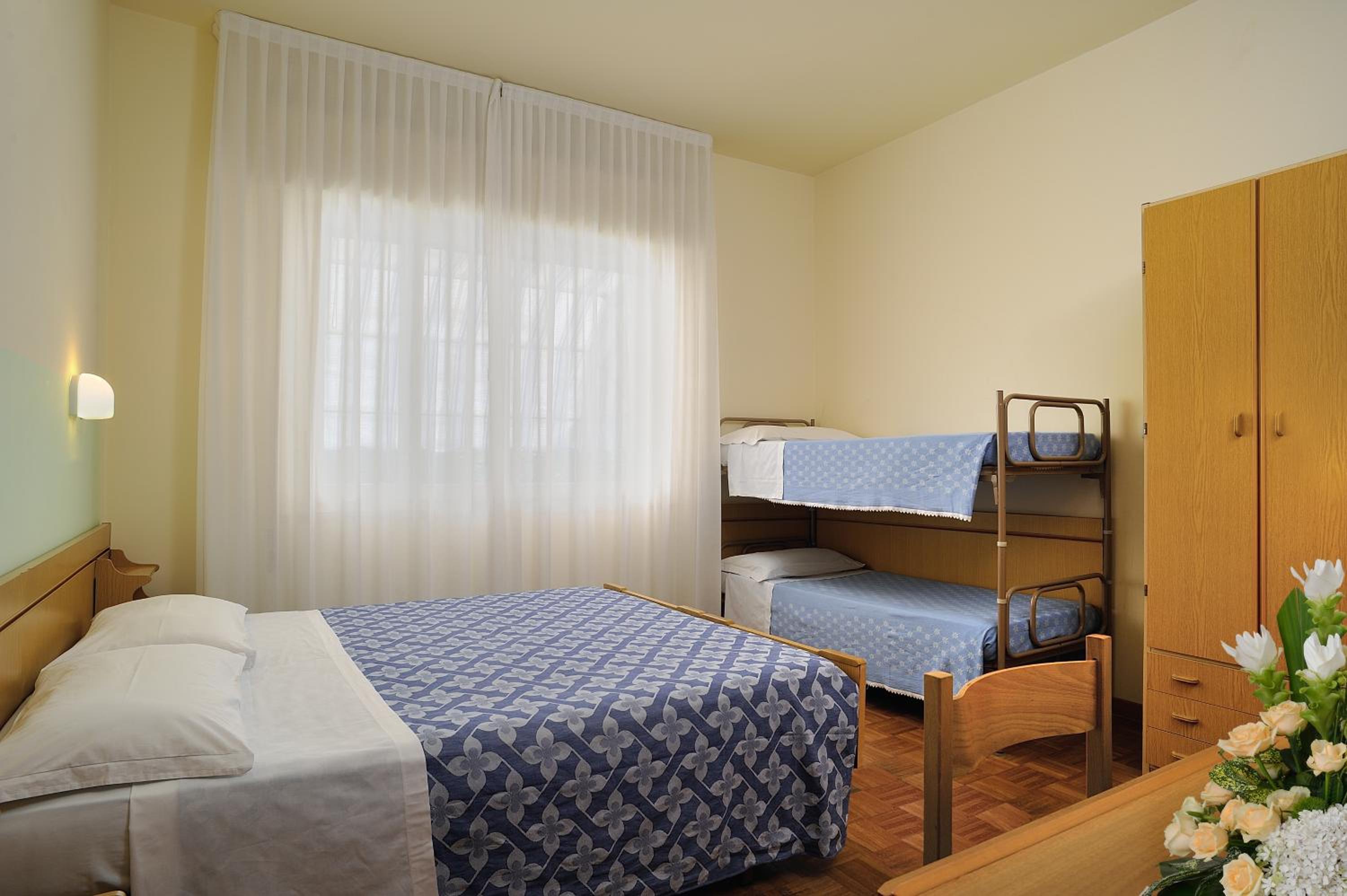 Фото Hotel Capri