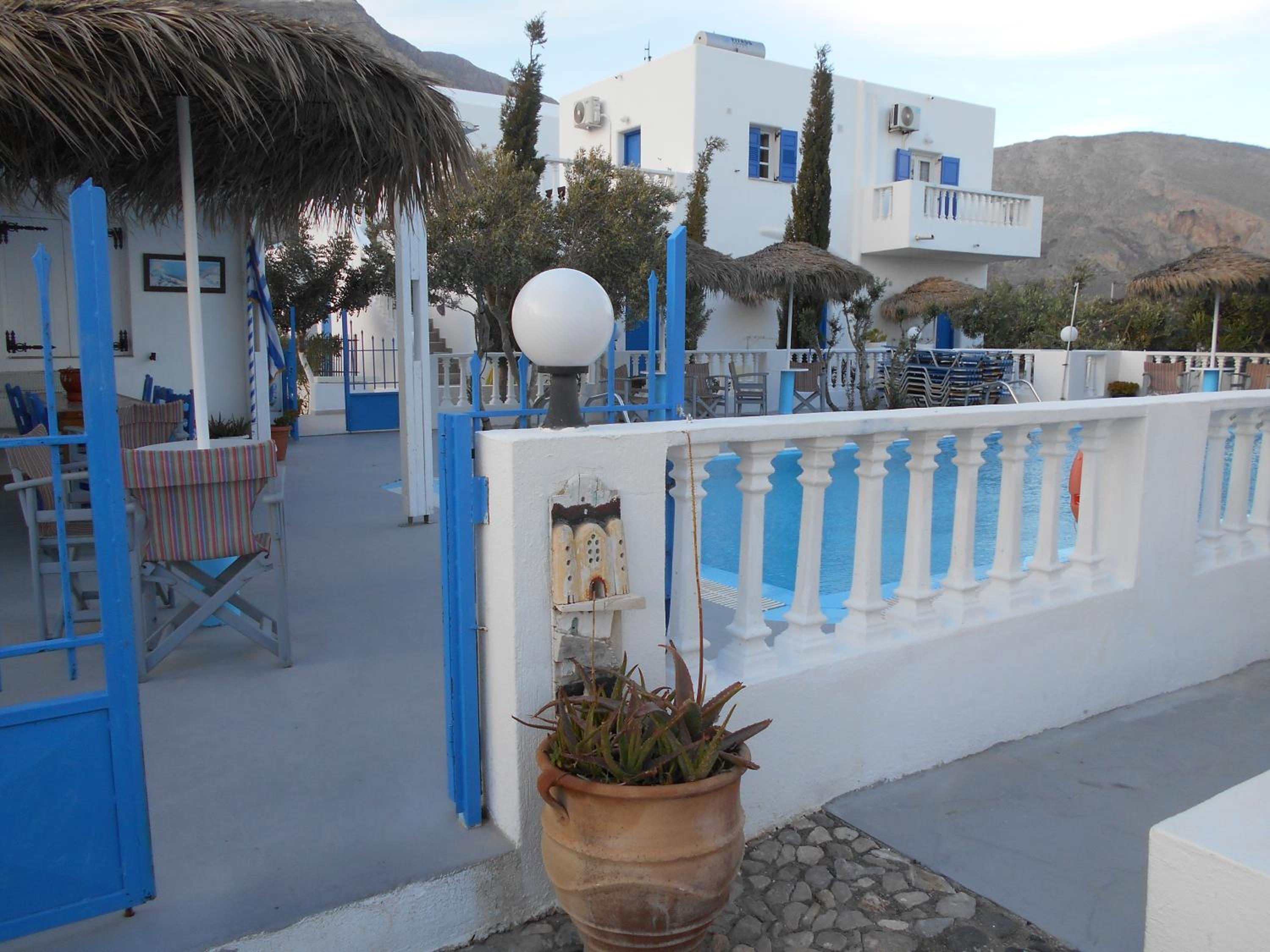 Фото Studios Apartments Kapetanios