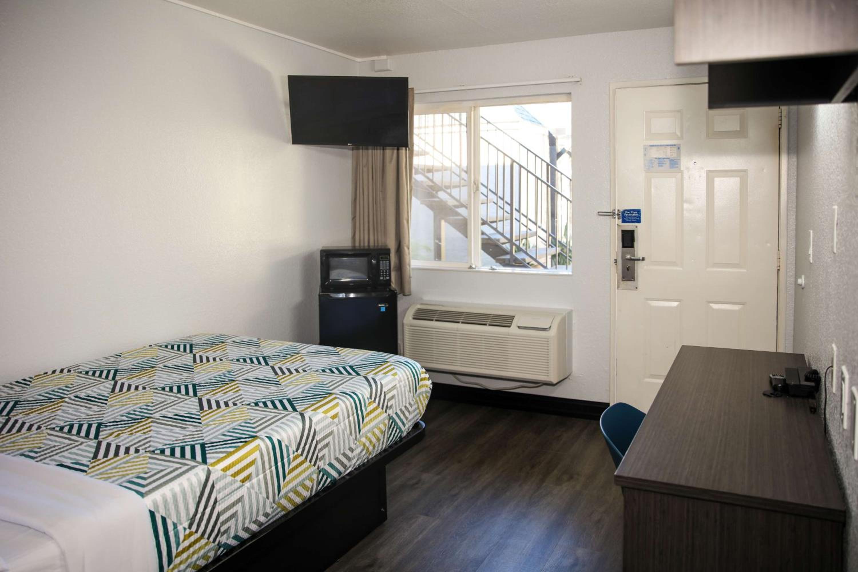 Фото Motel 6 Sacramento, Ca - Old Sacramento North