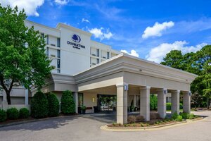 Гостиница DoubleTree by Hilton Raleigh Midtown, Nc