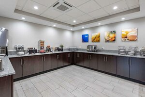 Гостиница Comfort Suites