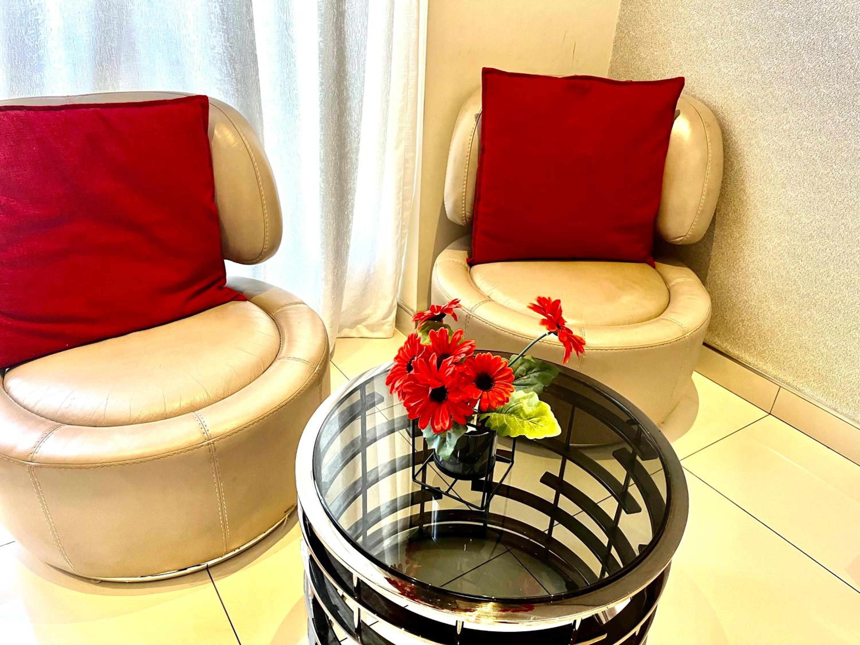 Фото Sandton Skye Unit 702