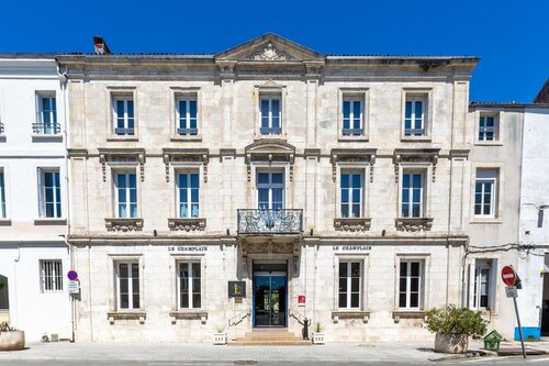 Гостиница Le Champlain - Les Collectionneurs в Ла-Рошели