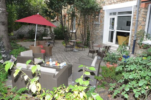 Гостиница Hotel Patio Brancion в Малакоффе