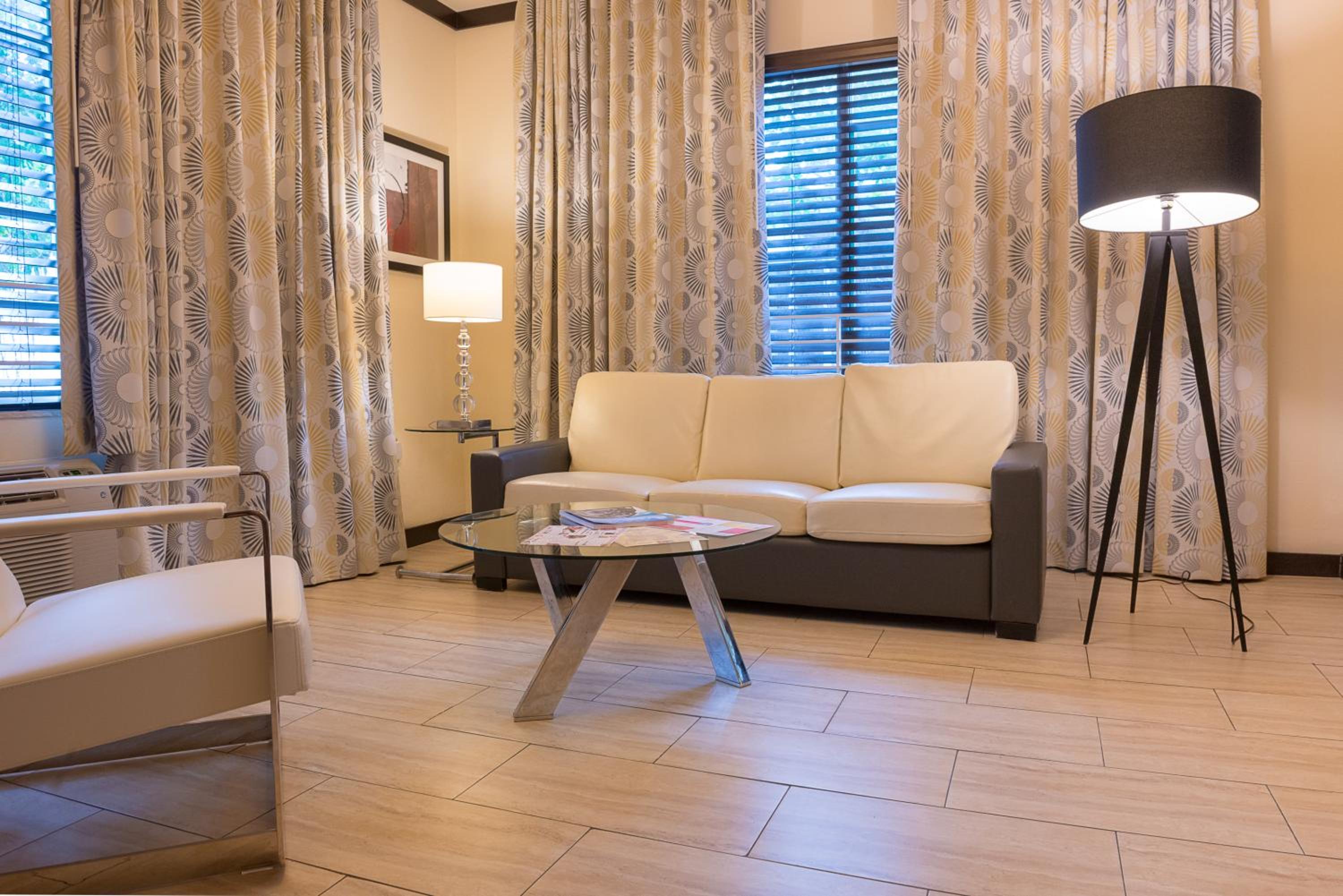 Фото Tradewinds Apartment Hotel, a South Beach Group Hotel