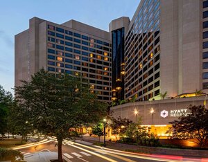 Гостиница Hyatt Regency Crystal City в Арлингтоне