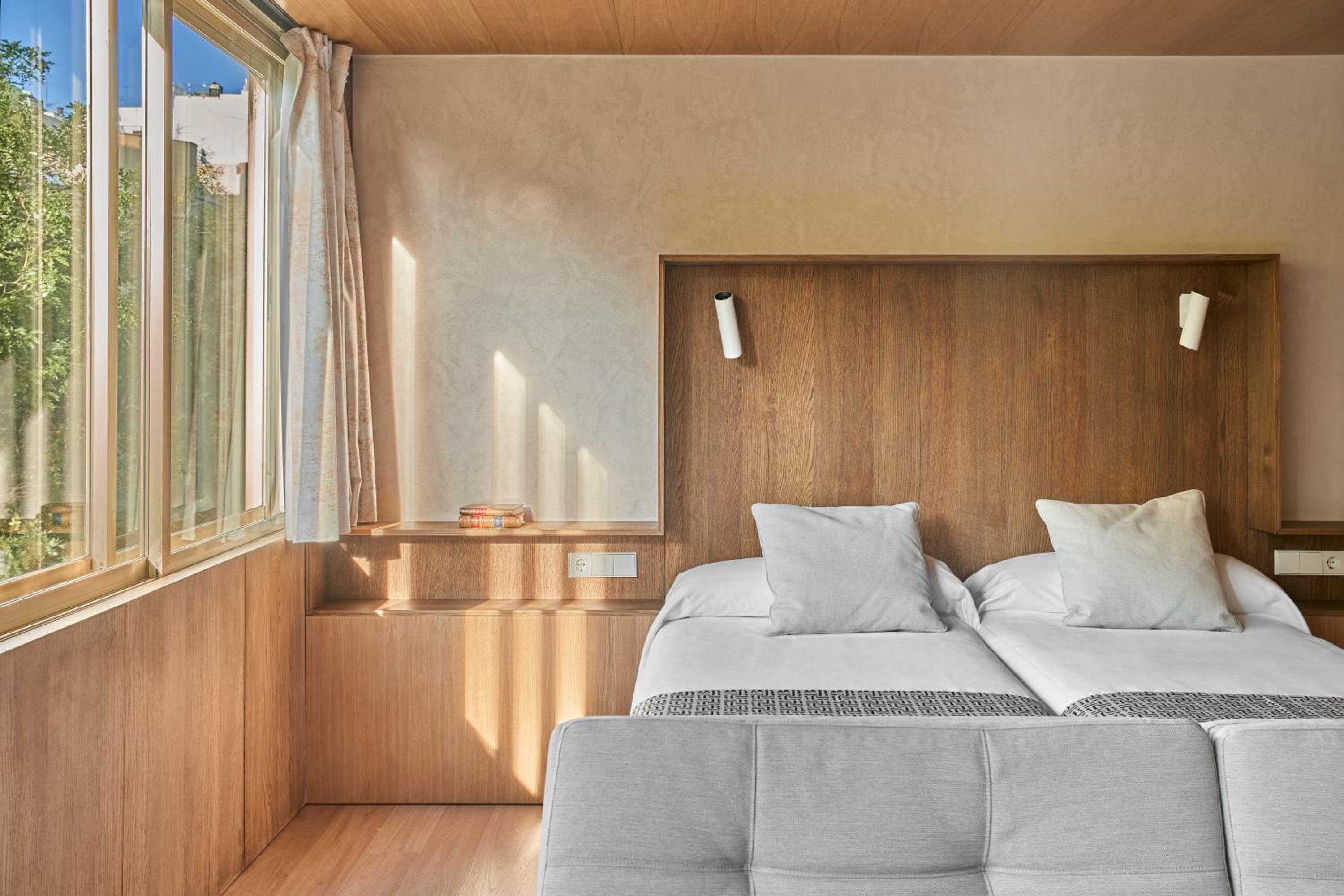 Фото Apartamentos Juan Bravo