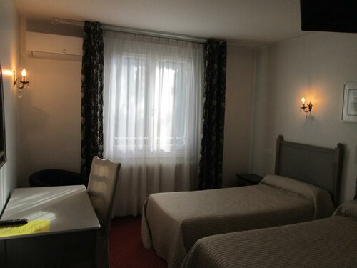 Гостиница Hotel Victor Hugo в Дижоне