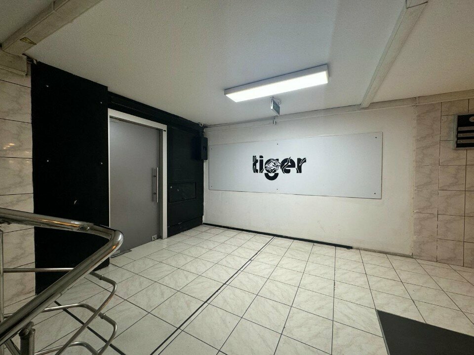 Clothing store Tiger, Ankara, photo