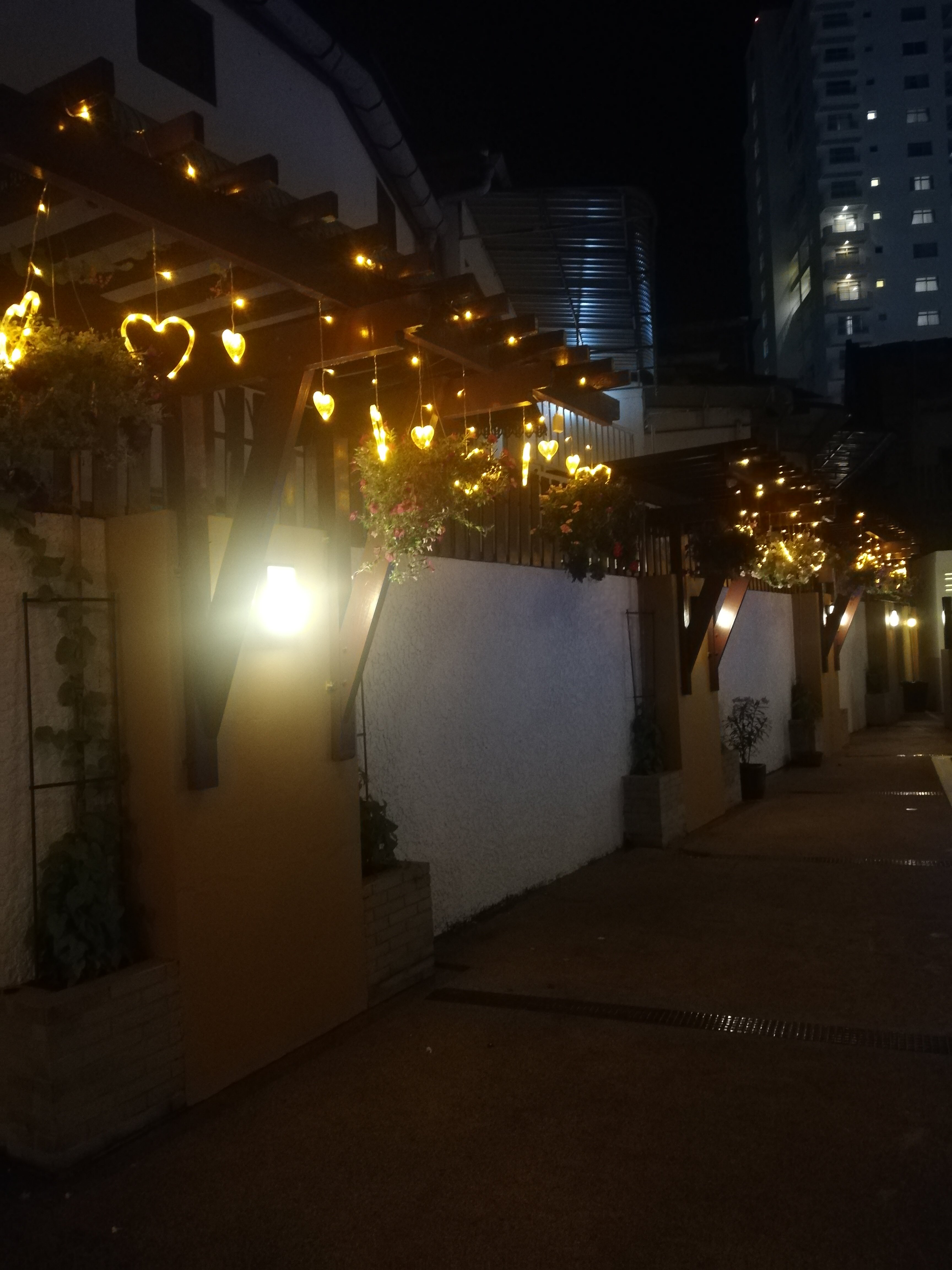 Фото Rattana Karon Beach Hotel