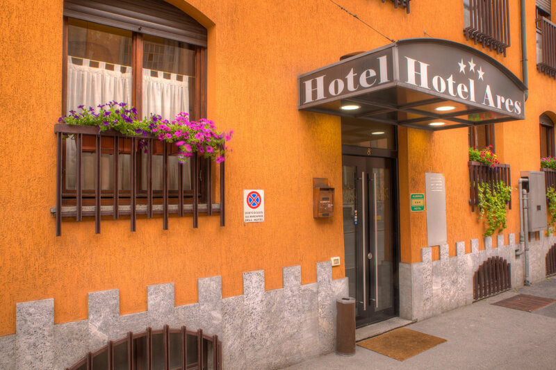Гостиница Hotel Ares в Милане