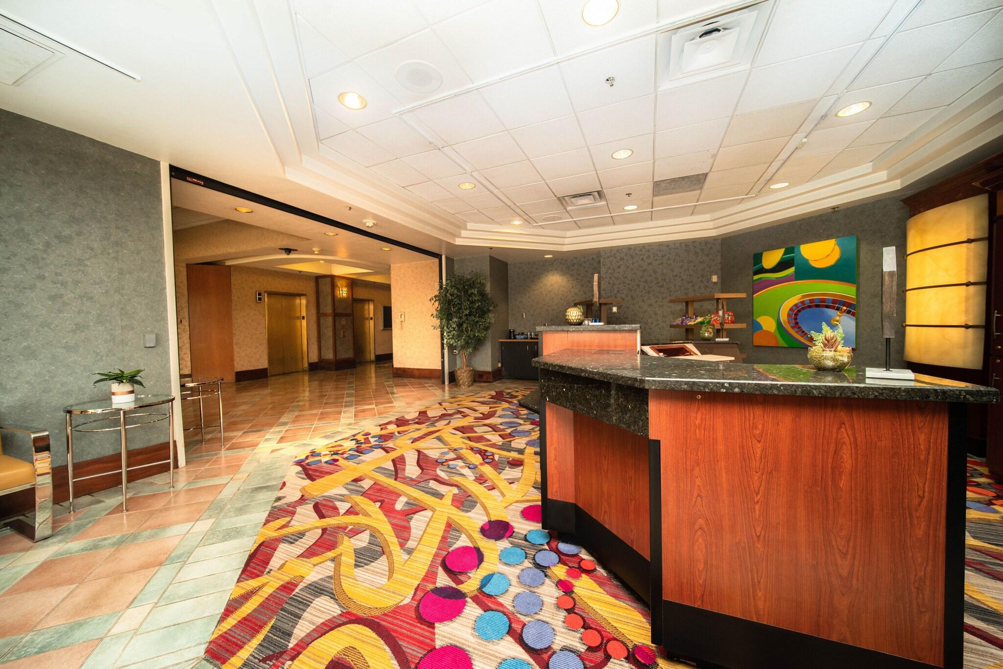 Фото Reno Suites