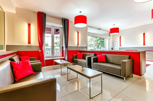 Гостиница Hotel Saint Louis De France в Пау