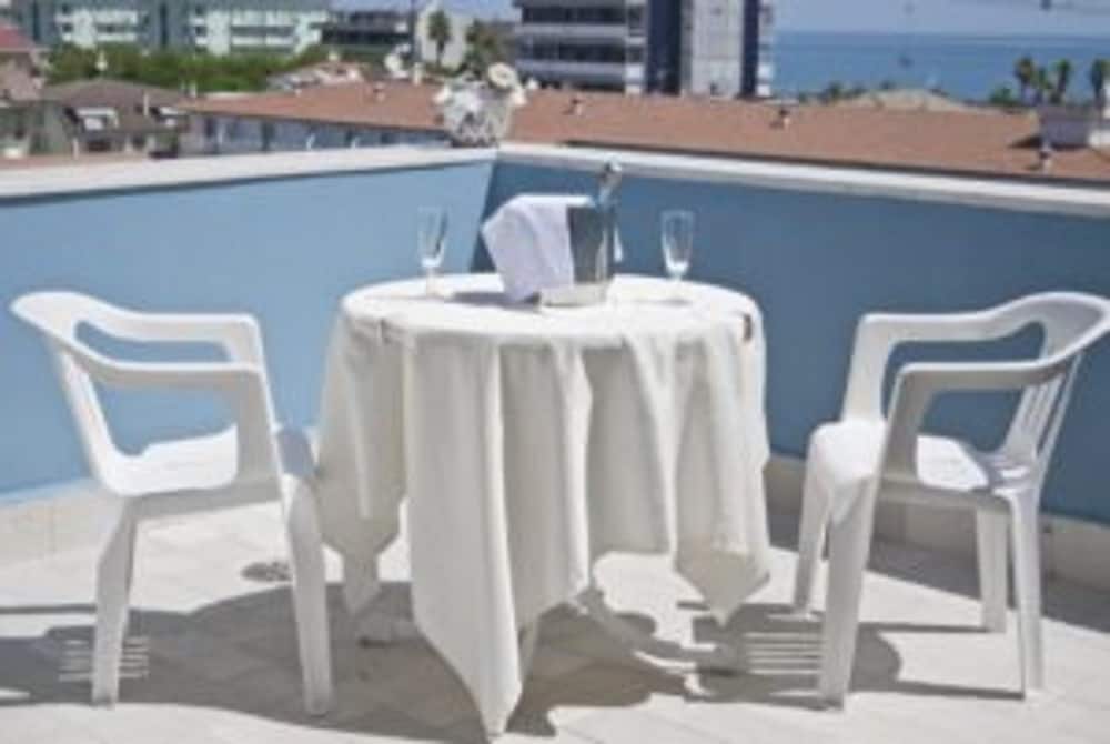 Фото Hotel President