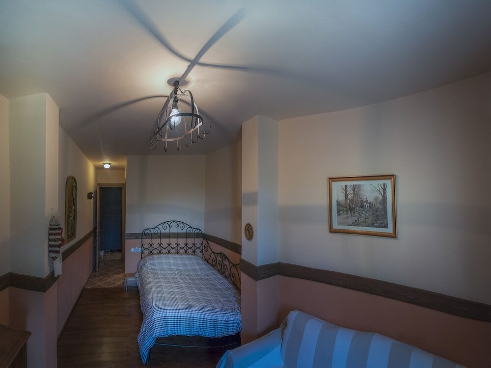 Фото To Stefani tis Makrinas