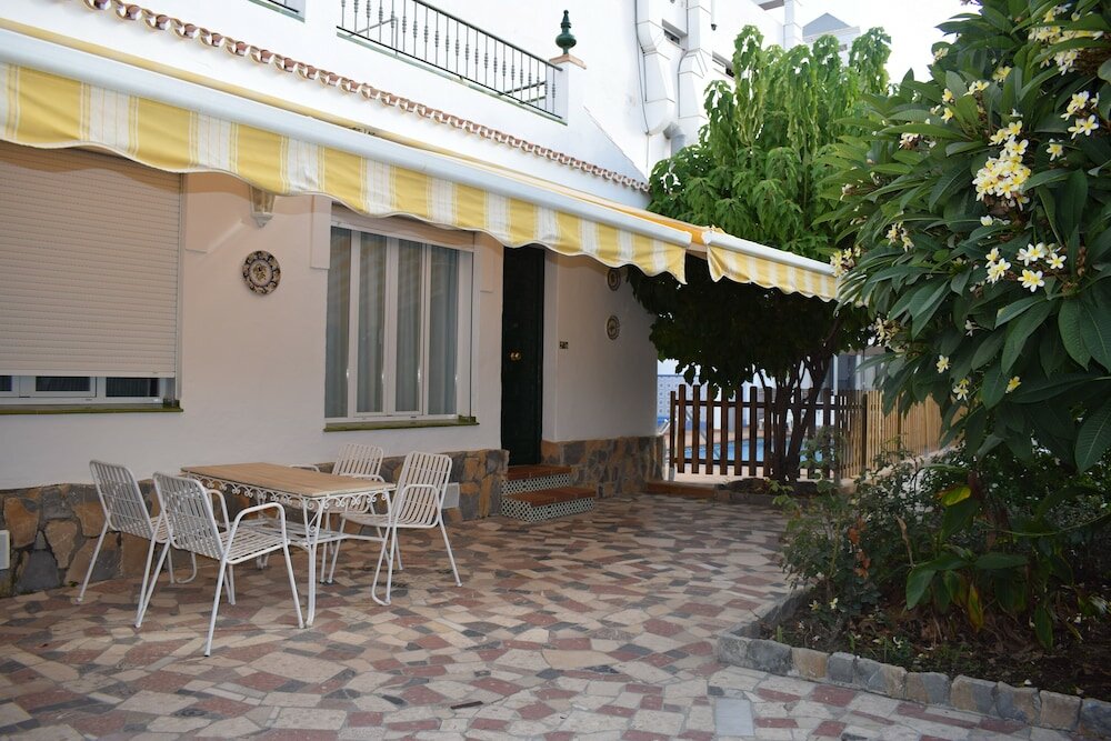 Фото Apartamentos El Jardin