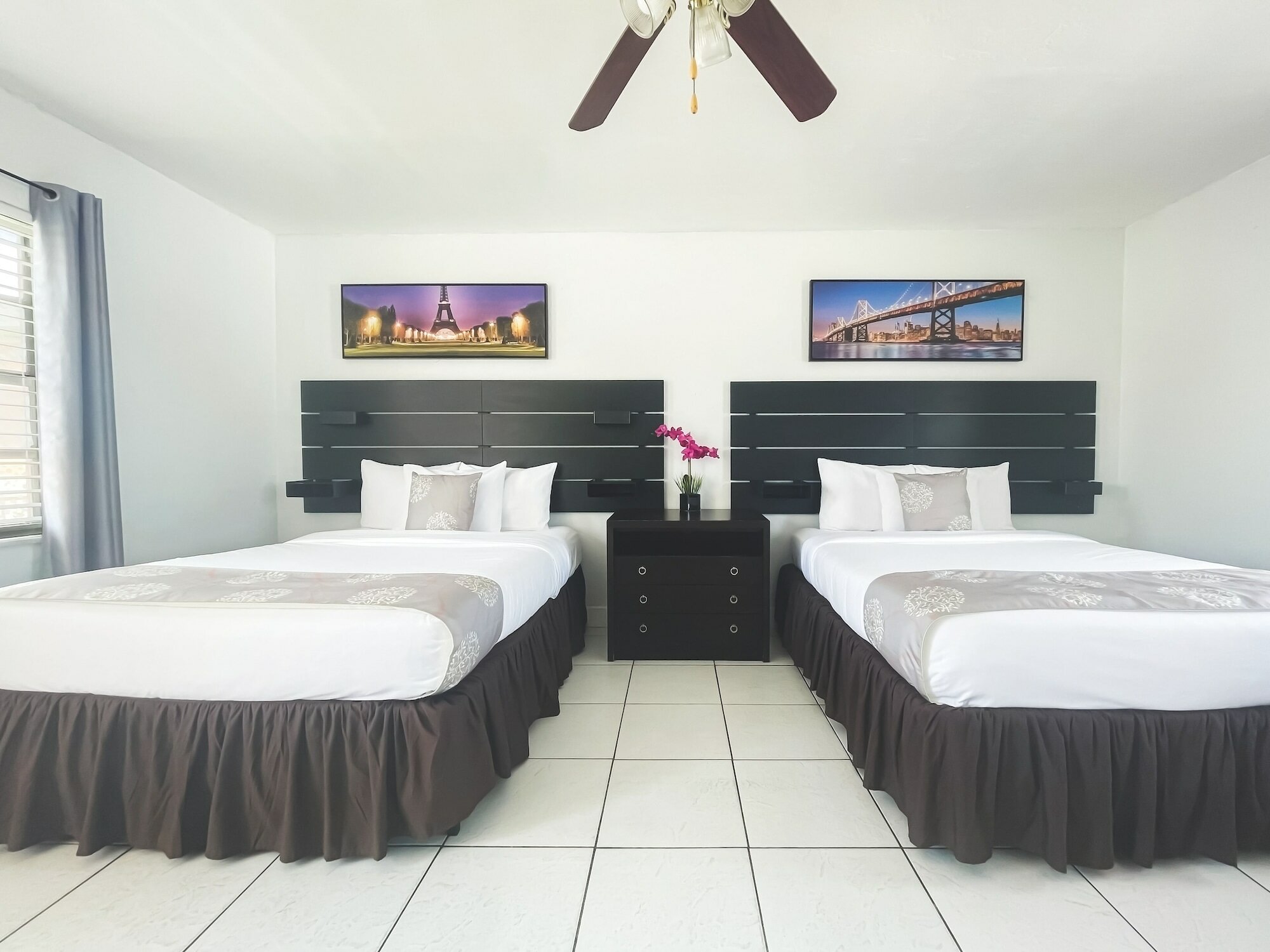 Фото Hollywood by the Sea Hotel