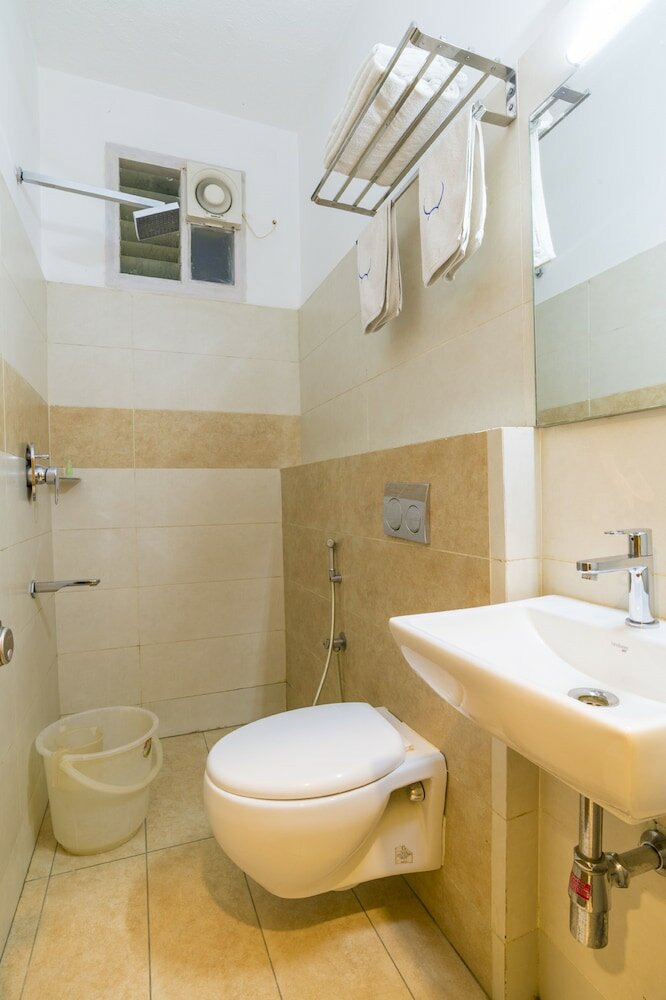 Фото Hotel Crescent Inn