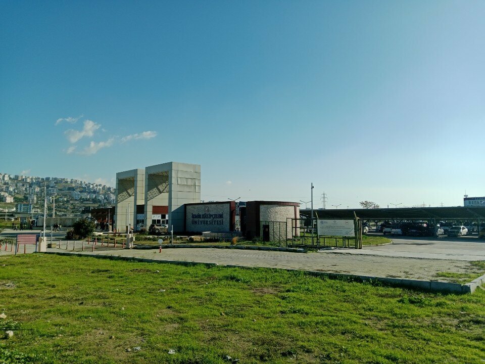 Vocational school Katip Çelebi University Rectorate, Izmir, photo