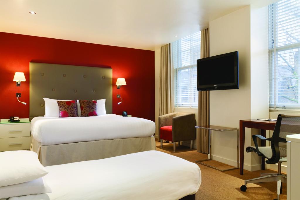 Фото DoubleTree by Hilton London - West End