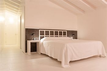 Фото Casa Fola - City Centre Rooms