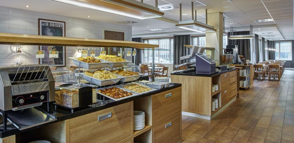 Фото Holiday Inn Express Amsterdam - Schiphol, an Ihg Hotel