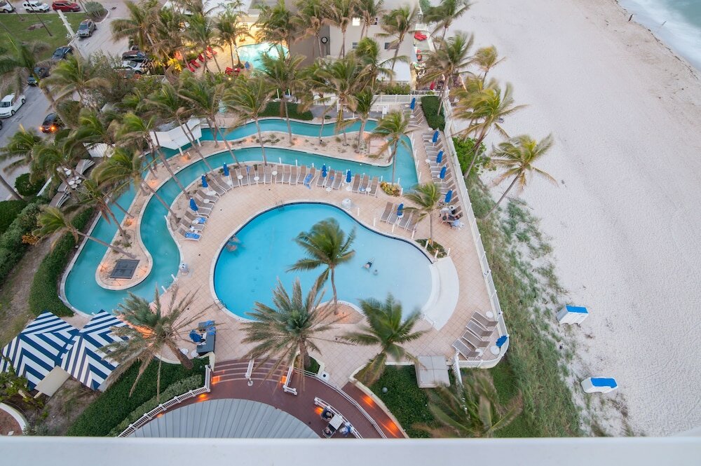 Фото Owner Rentals at Pelican Grand Beach Resort