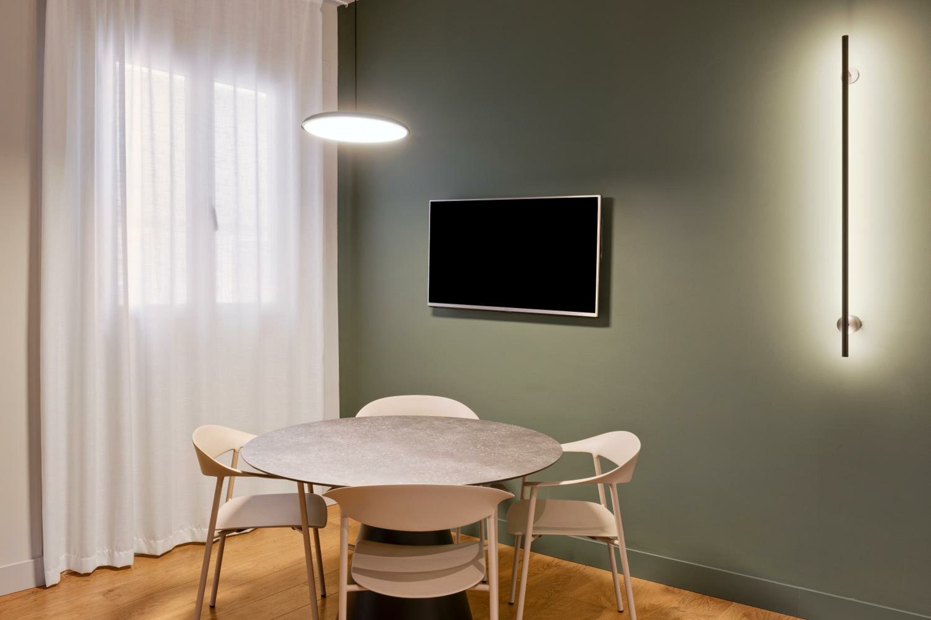 Фото B&b Apartamentos Madrid Centro Fuencarral 46