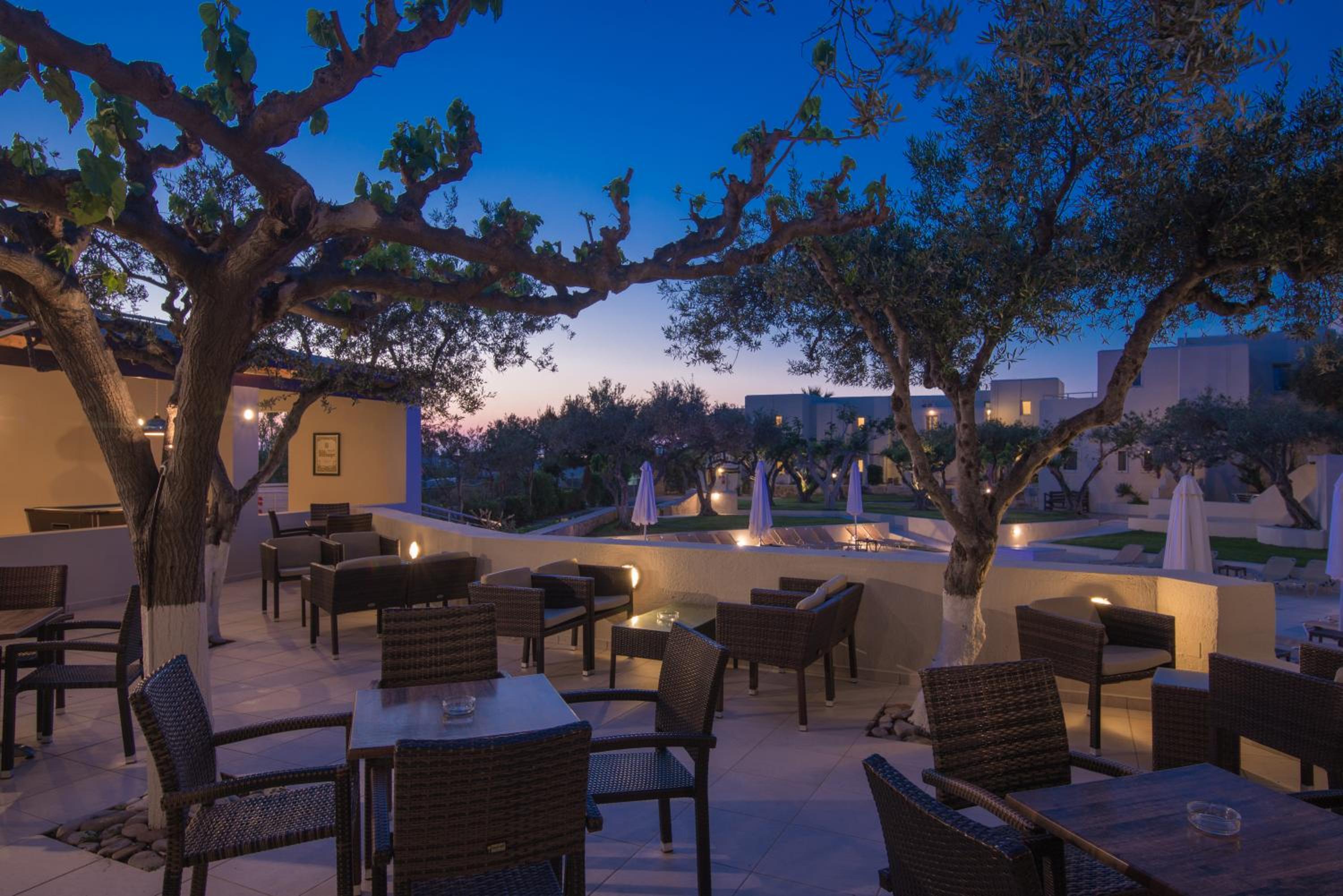 Фото Ourania Apartments