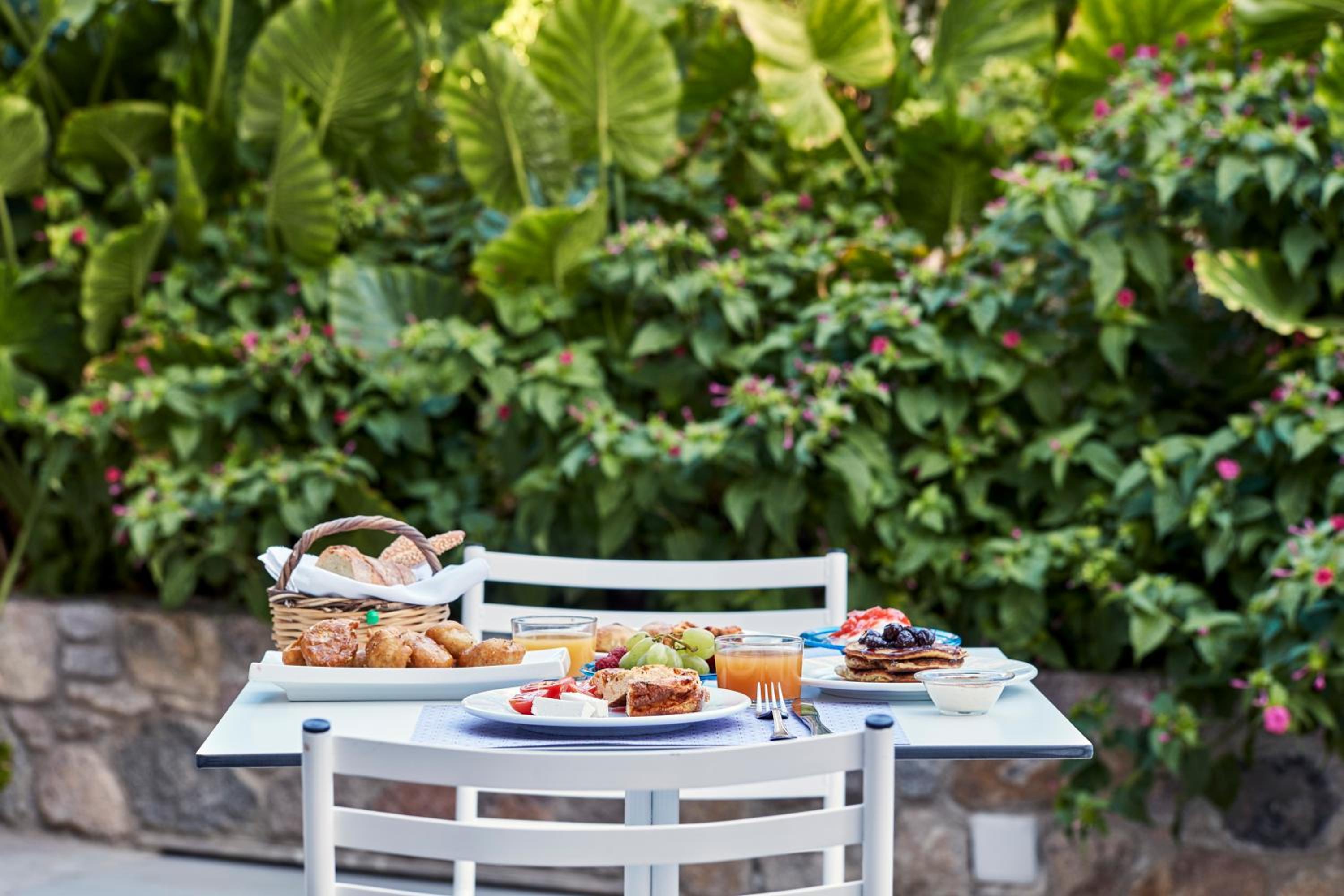 Фото Angelina Aegina Boutique Escape