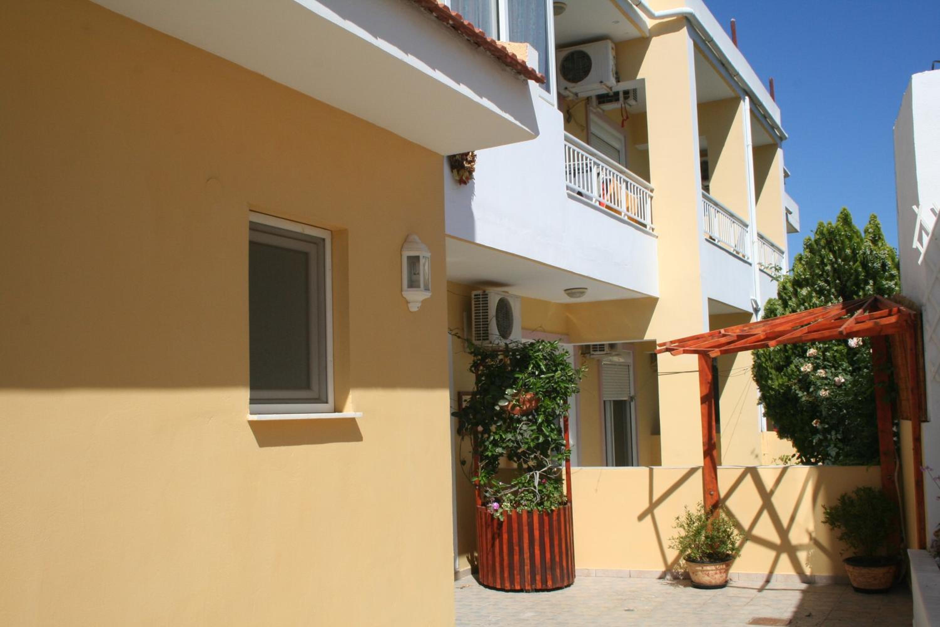 Фото Pantheon Deluxe Apartments