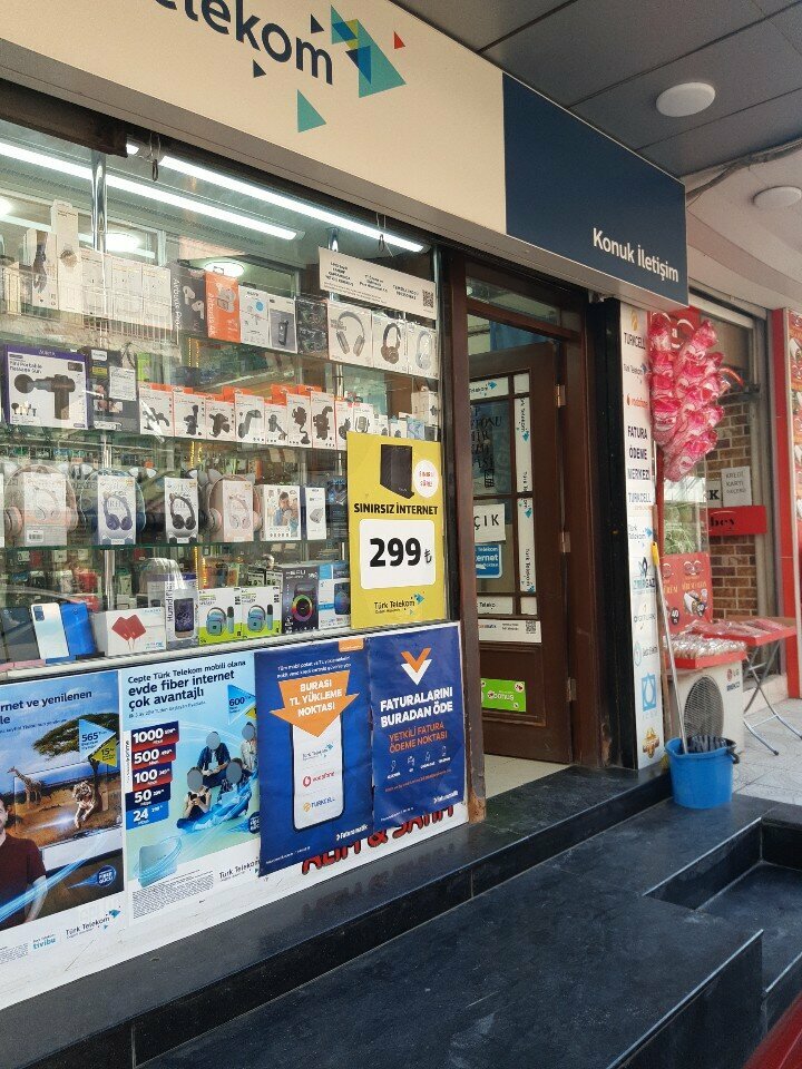 Mobile phone store Konuks GSM, Izmir, photo