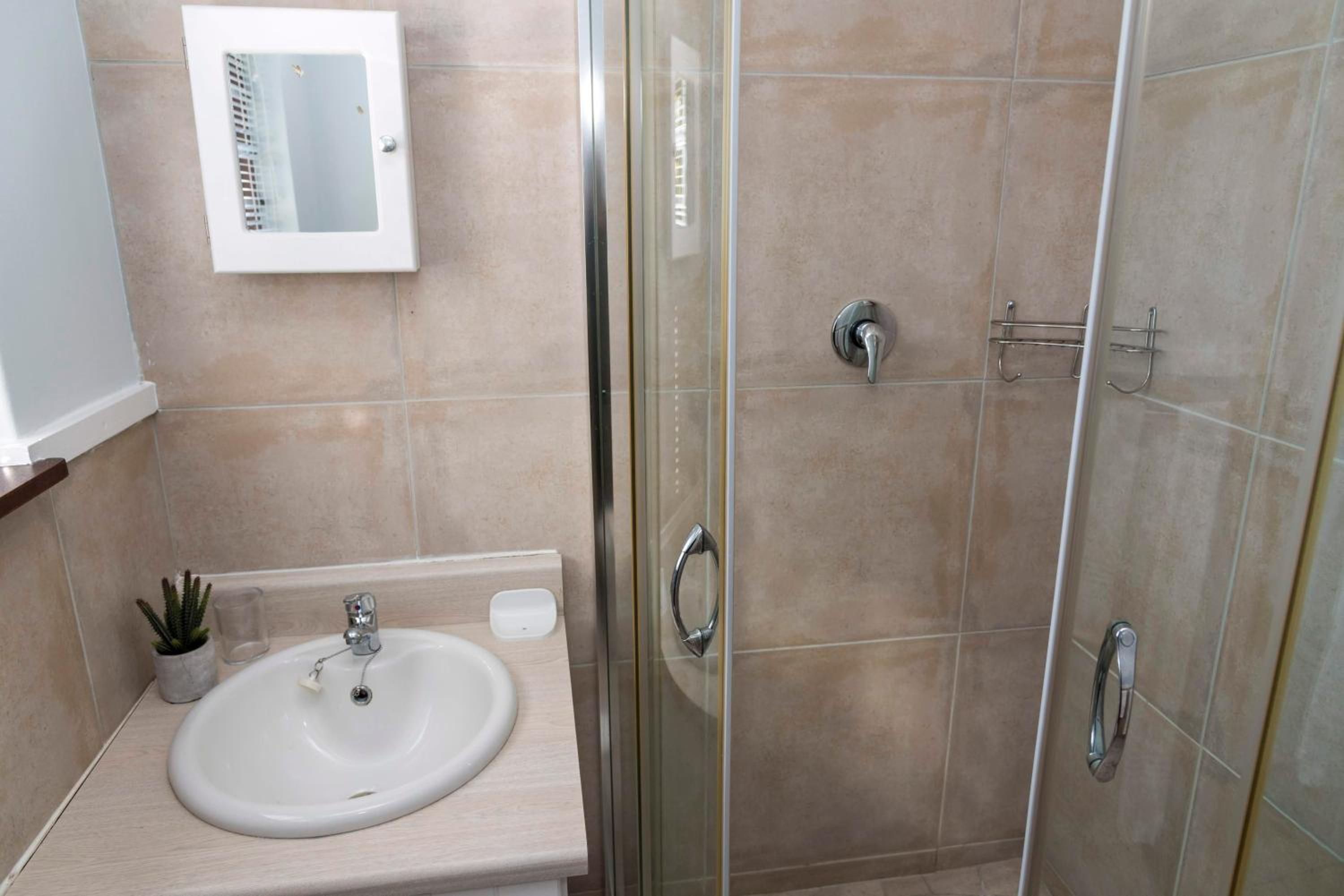 Фото Brenton Breakers