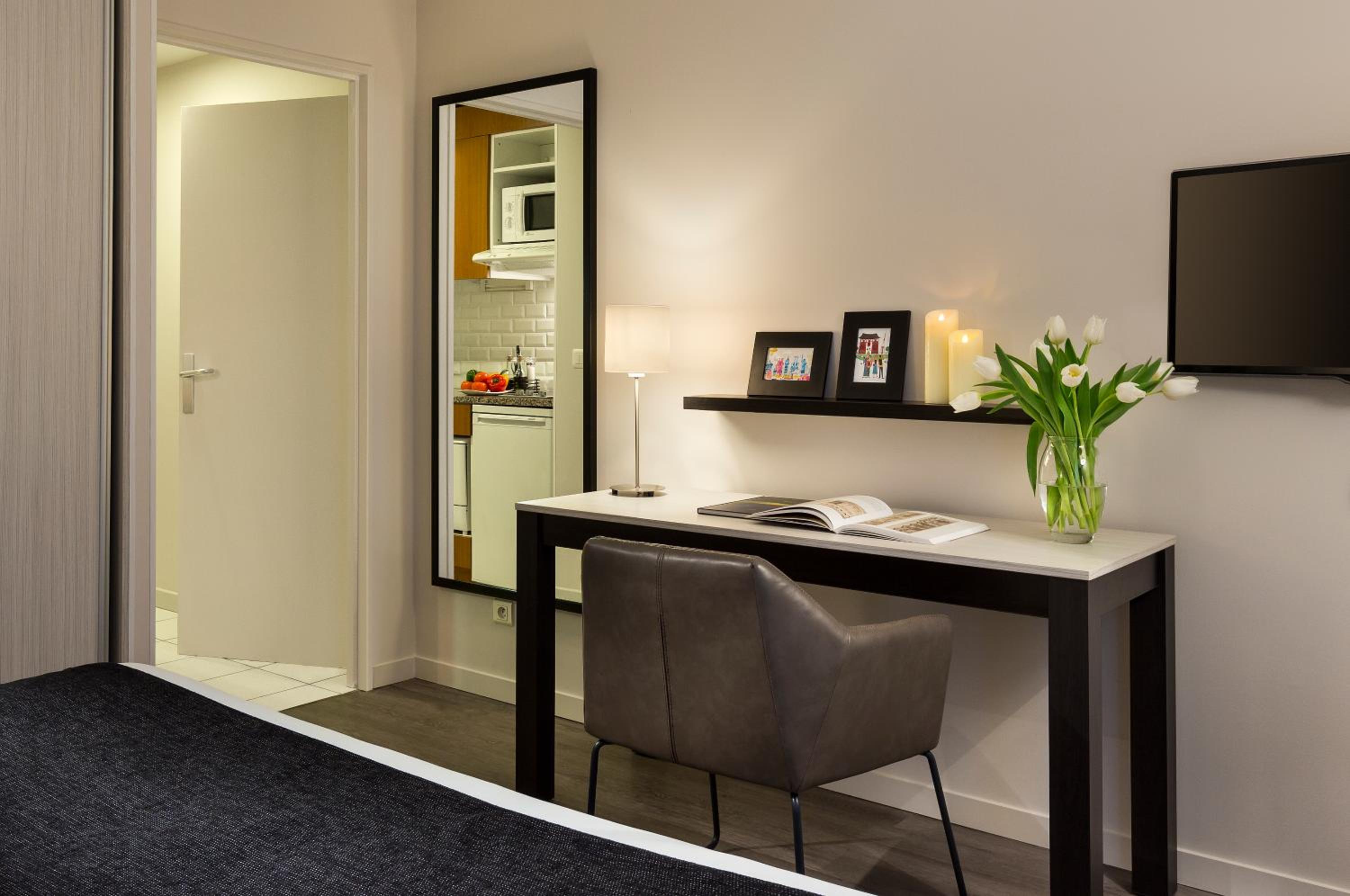 Фото Citadines Montmartre Paris