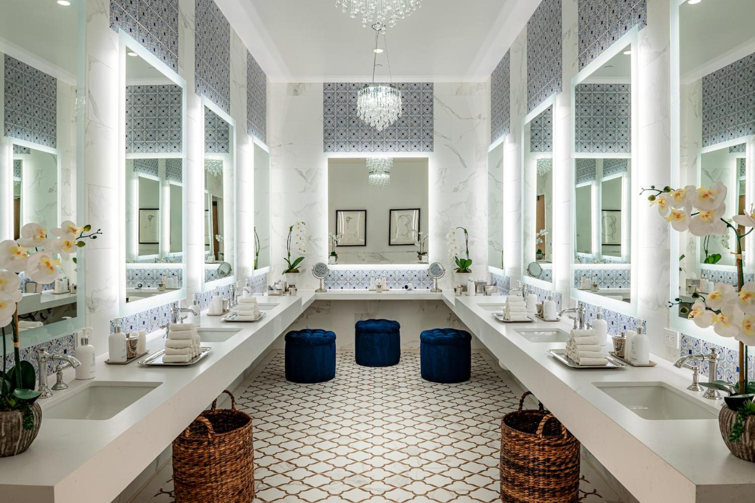 Фото Westlake Village Inn