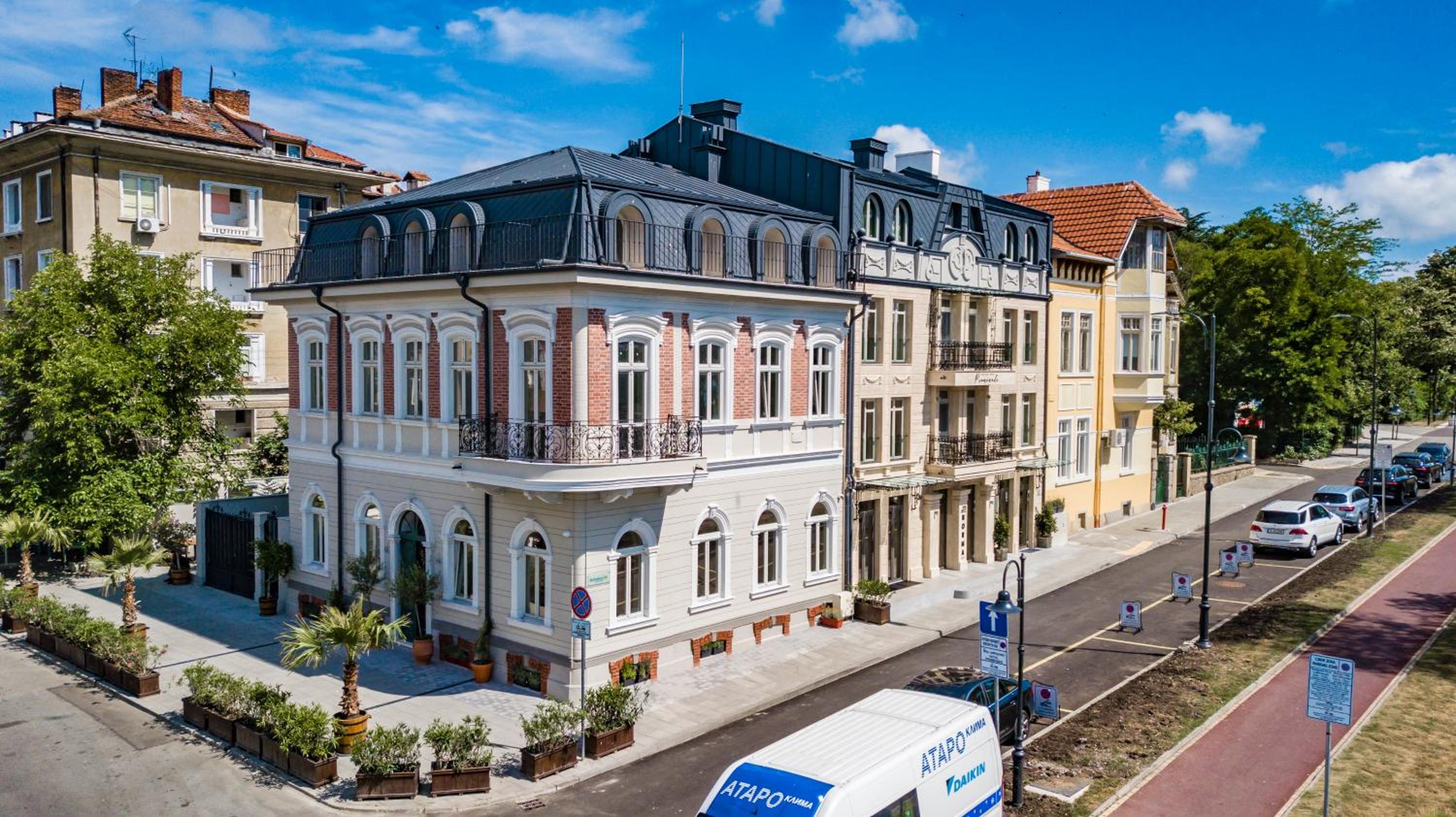 Фото отеля 1