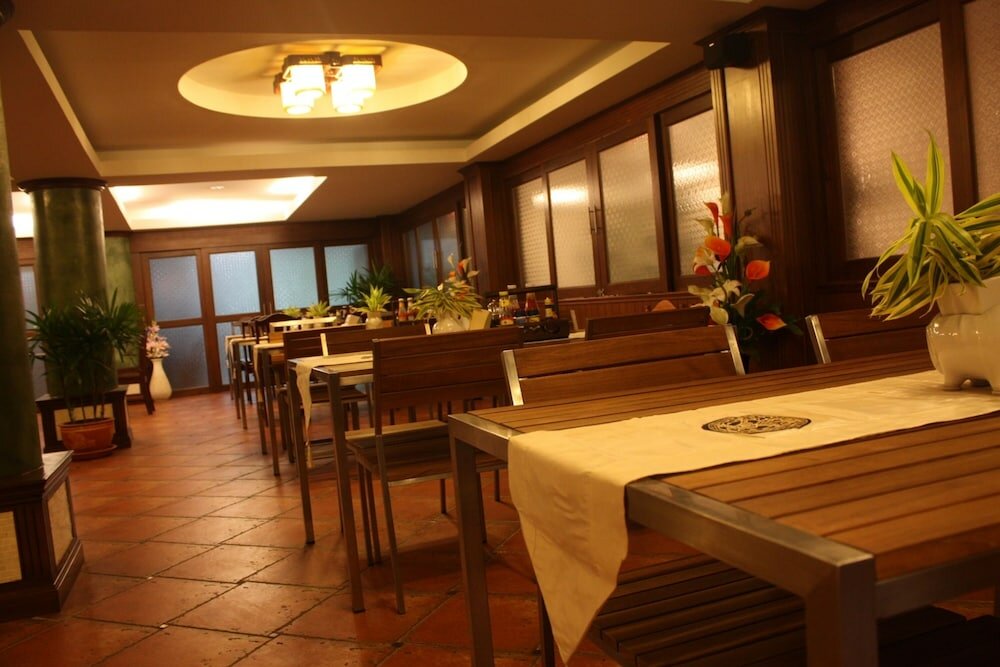 Фото Opal House Hotel & Restaurant