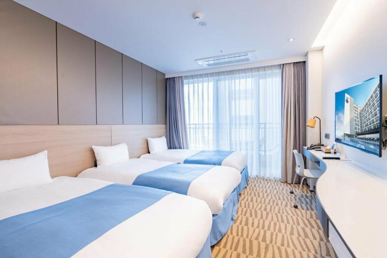 Фото Whistle Lark