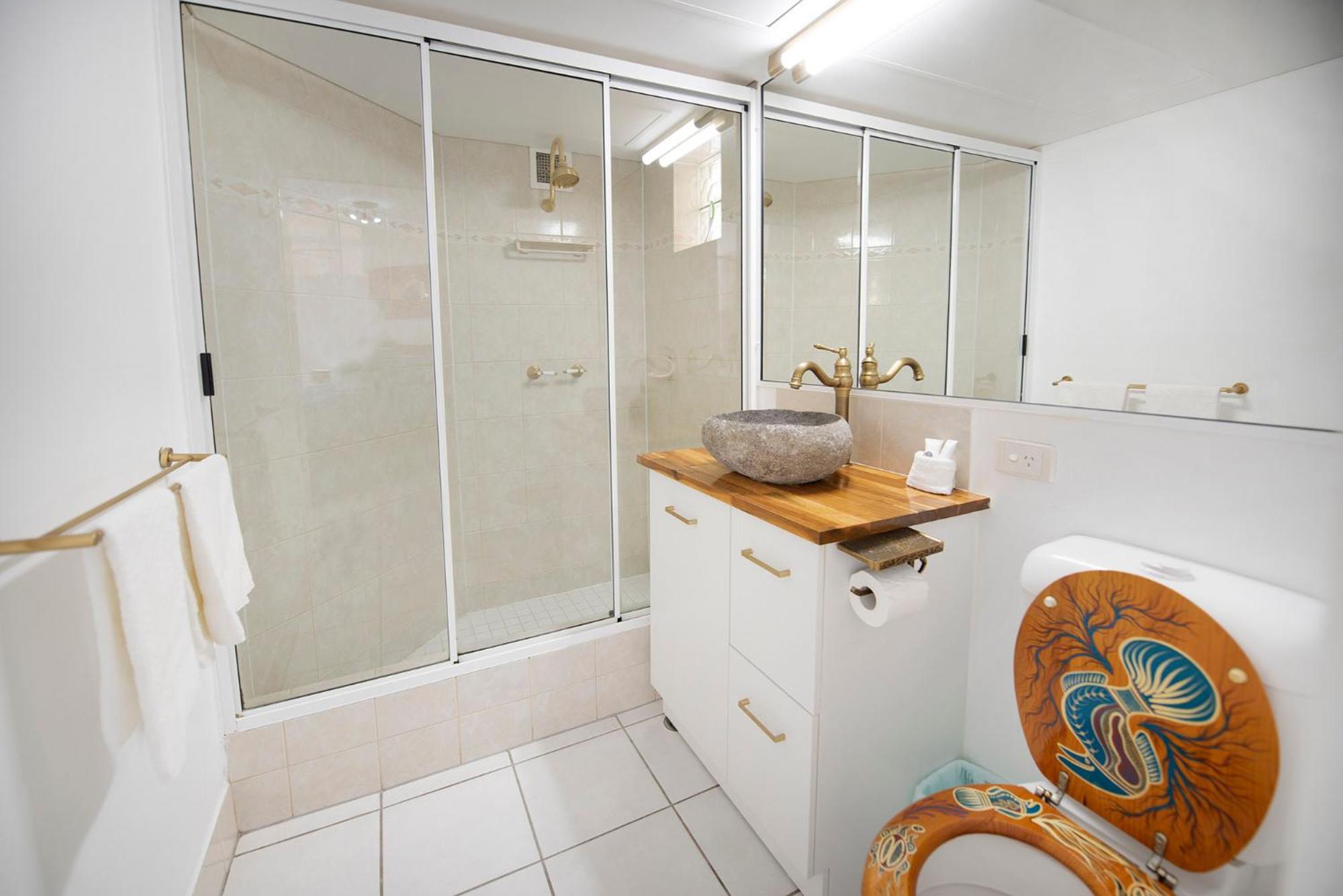 Фото Golden Sands Beachfront Apartment Resort