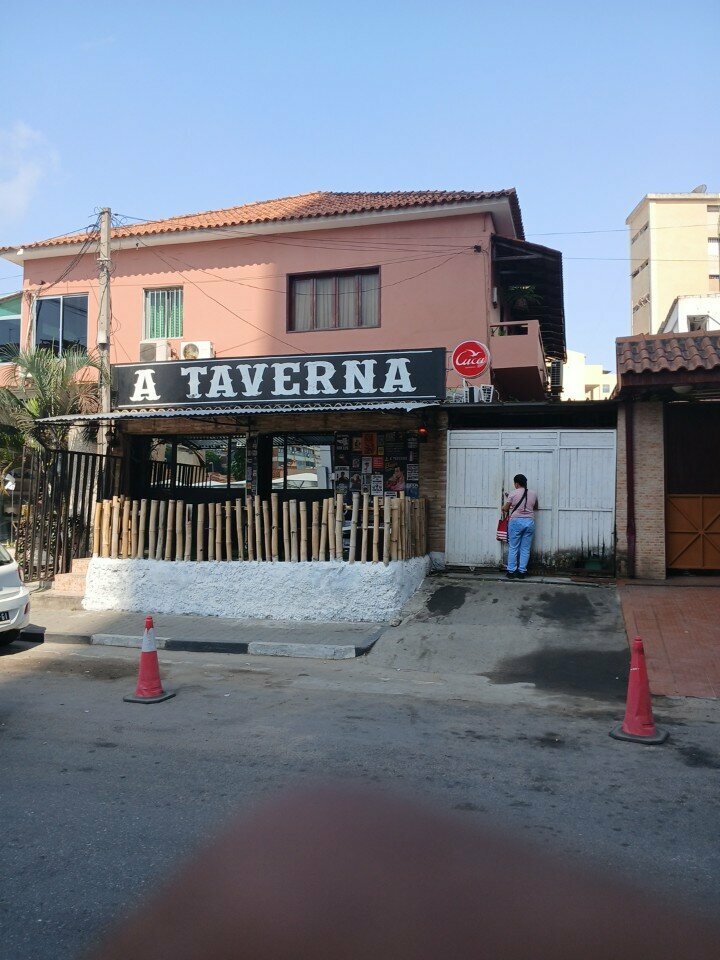 Cafe A Taverna, Loanda, photo