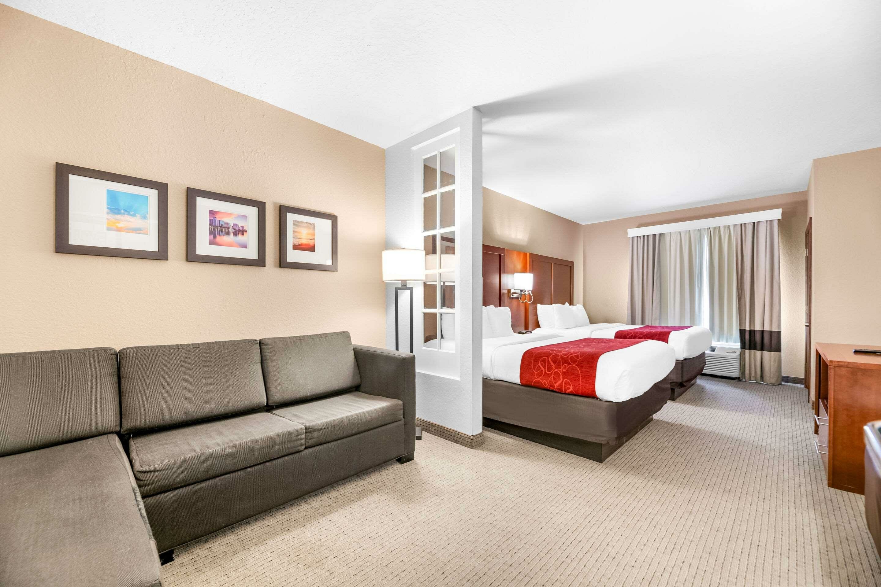 Фото Comfort Suites Orlando Airport