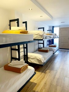 Хостел Y Hostel Albergue Juvenil