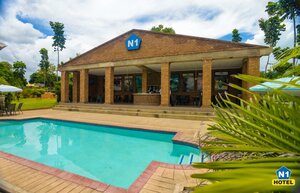 Гостиница The N1 Hotel & Campsite Victoria Falls