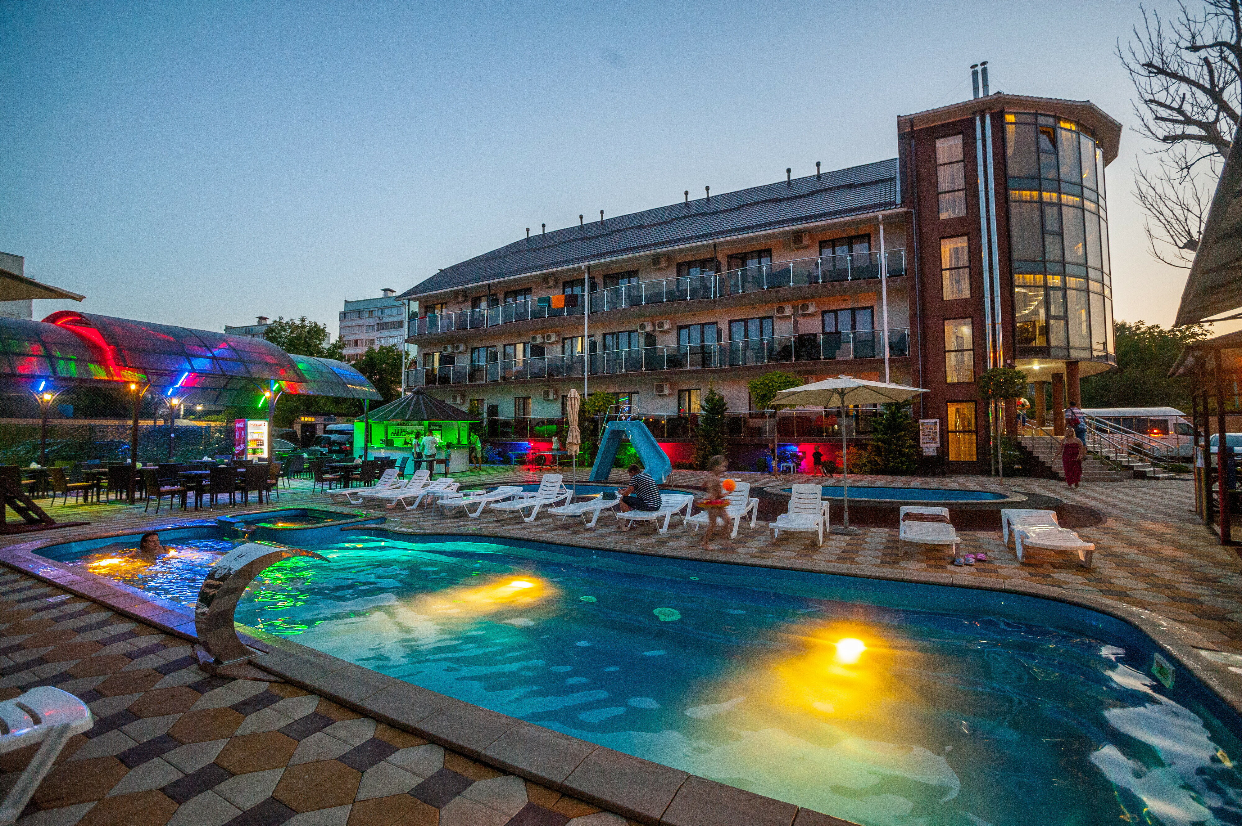 Фото отеля 1