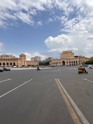 Внешний вид отеля Yerevan Place Hotel в Ереване, фото 2
