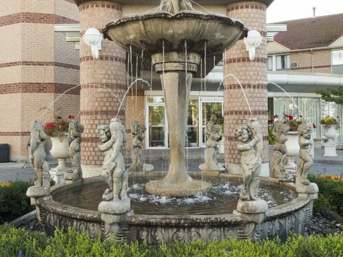 Гостиница Monte Carlo Inn Airport Suites в Миссиссаге